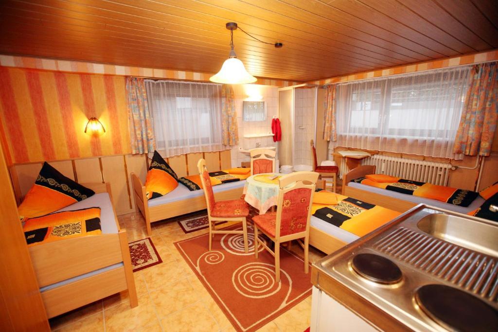 Hotel-Pension Klaer Шпайер Стая снимка